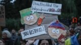 "Мы боролись за это на Евромайдане". Киевляне выходят на протесты против лишения независимости НАБУ и САП